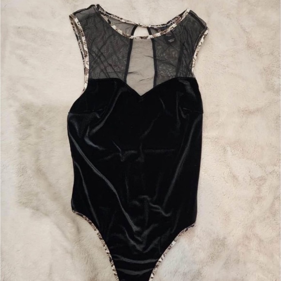 Victoria’s  I Secret Xsmall Body Suit One Piece. - Picture 4 of 6